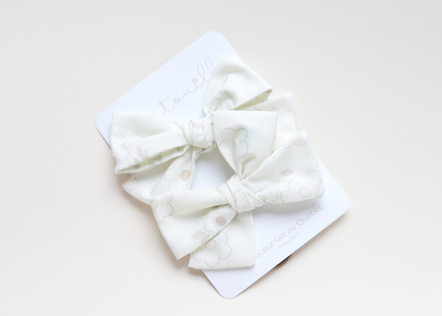 Duo boucles régulière - fleurs dessinées