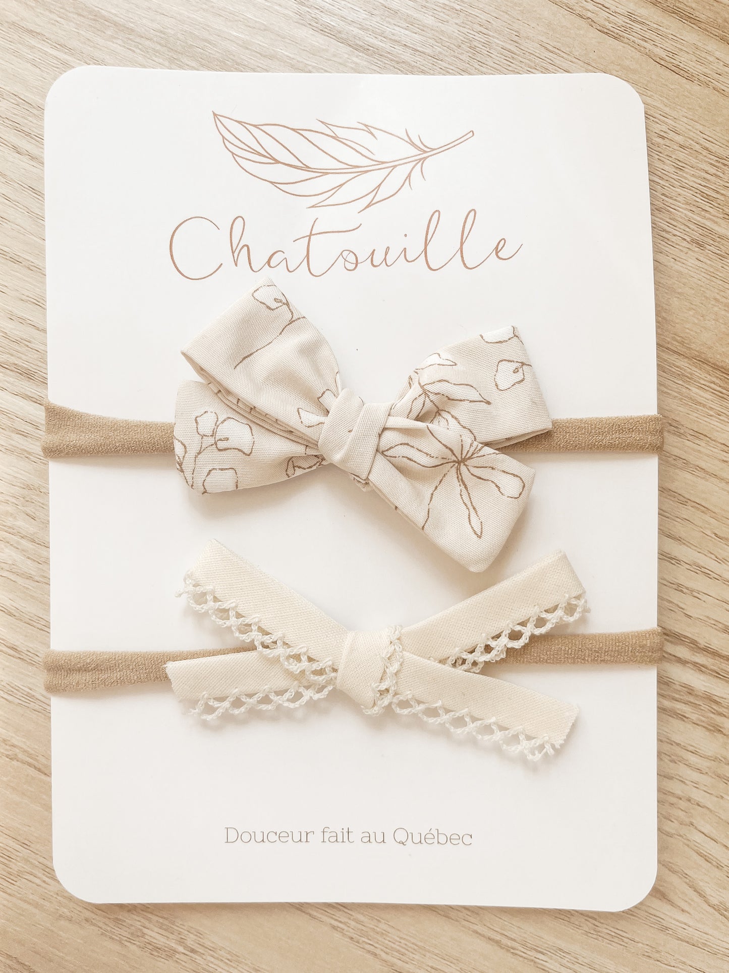 Duo de boucles sur bandeau nude - Boucle pigtails feuillage + boucle rose pâle dentelle crème