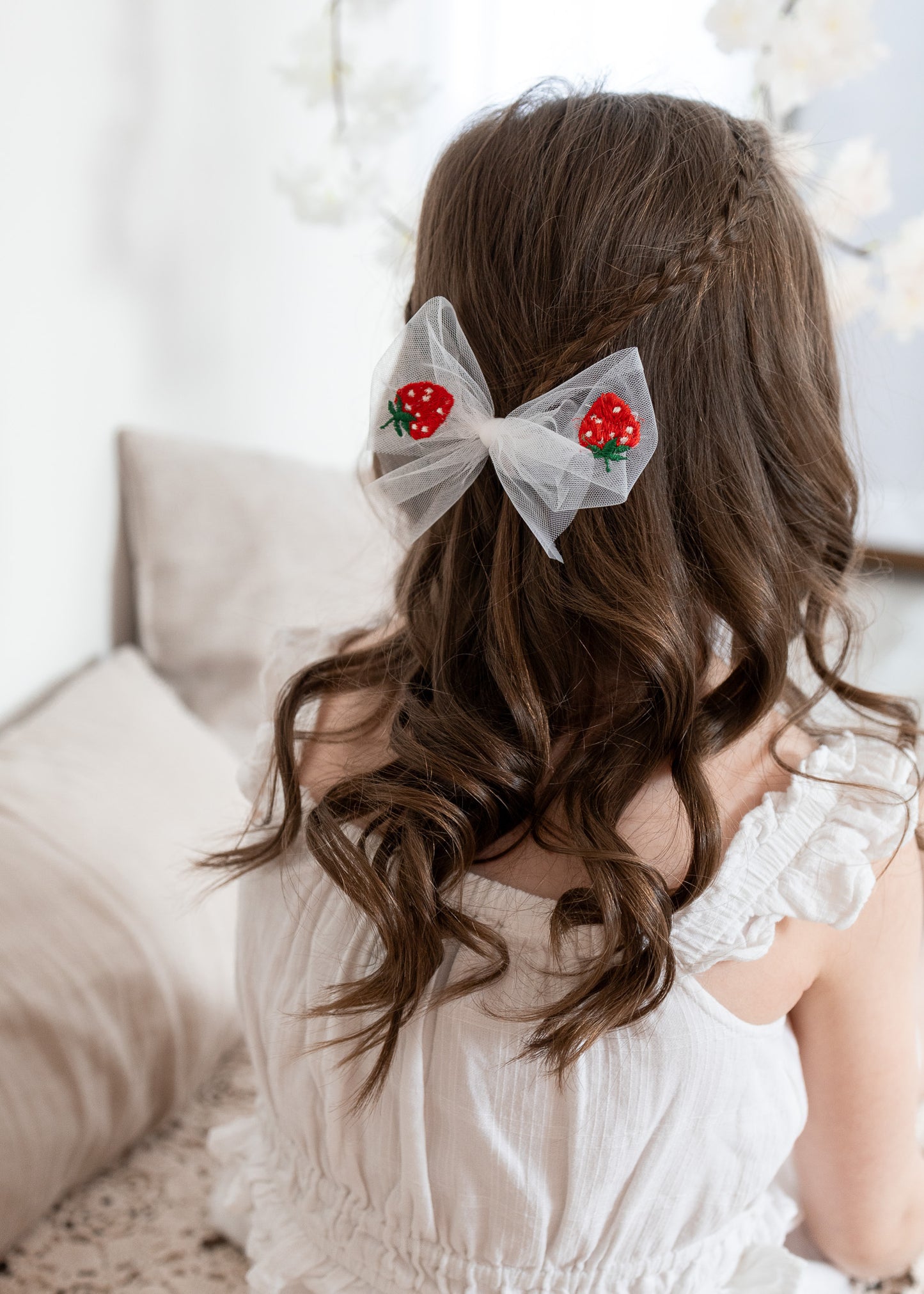 Boucle régulière - fraises sur tulle