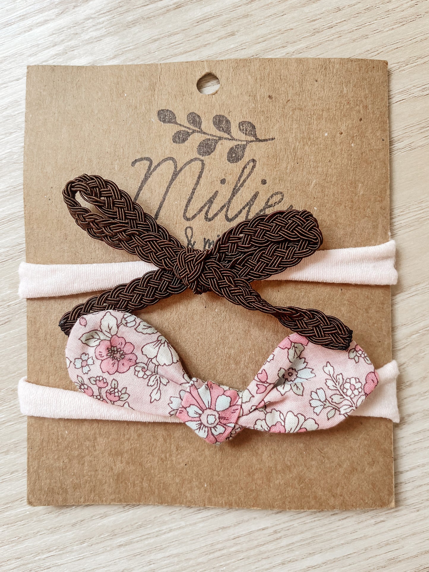 Duo boucles sur bandeau de nylon - *Milie&mini* fleurs roses + tresse brune